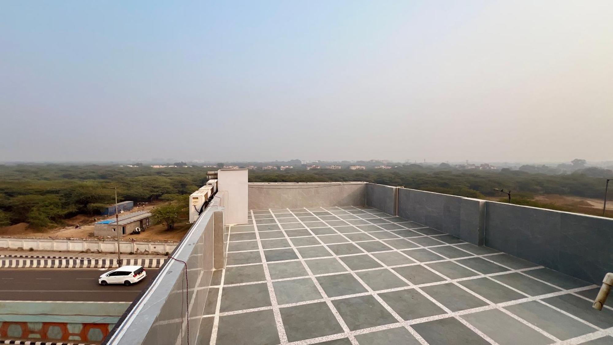 Aerovilla By Jmd Group Nova Deli Exterior foto