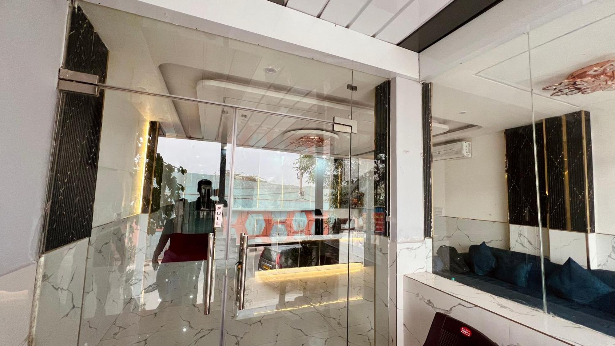 Aerovilla By Jmd Group Nova Deli Exterior foto